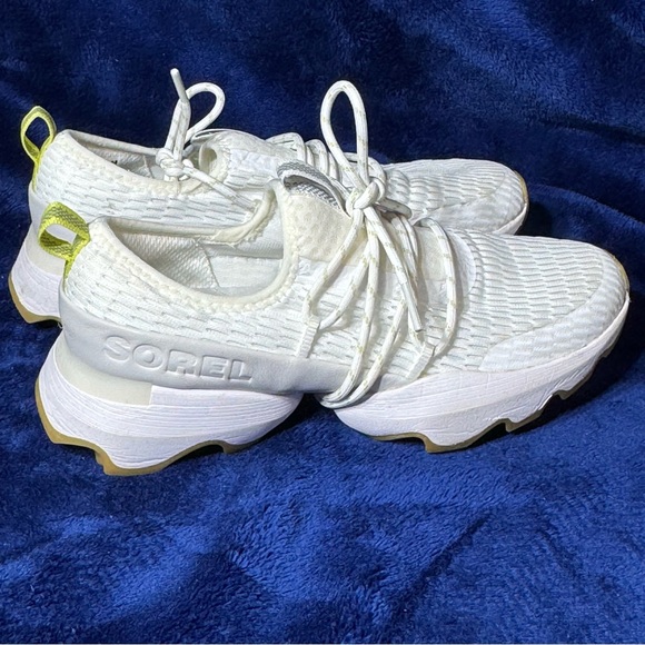 Sorel Kinetic Impact Women's‎ Sneakers White Mesh Athletic Shoes Sz 7 - Picture 1 of 7